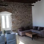 Angelouda's House - Traditional Stone 2 Bedroom In Center بيت للعطل كاريستوس