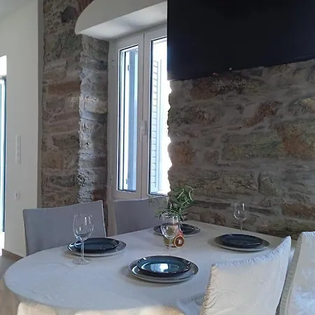 Angelouda's House - Traditional Stone 2 Bedroom In Center
