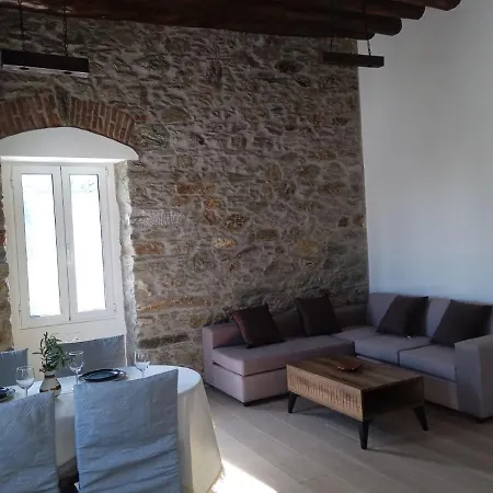 Angelouda's House - Traditional Stone 2 Bedroom In Center Tatil Evi Karystos (Evia)
