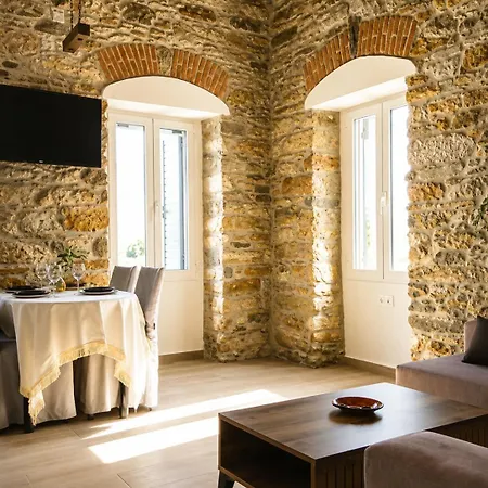 Angelouda's House - Traditional Stone 2 Bedroom In Center Ferienhaus *